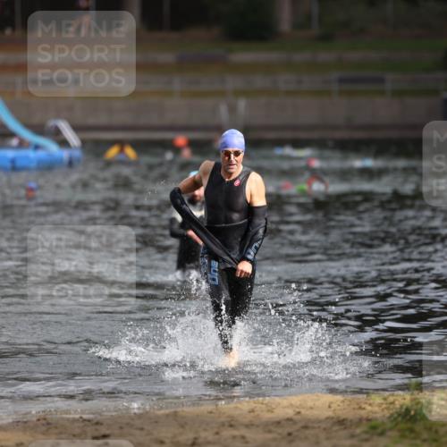 14.09.2025 - Stadtparktriathlon Michael Strokosch http://msf.ph/oto/8870854 14.09.2025 11:28:38 Schwimmen 1067 meine-sportfotos.de