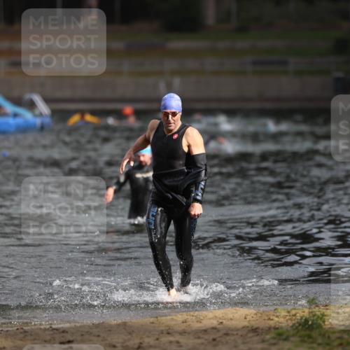 14.09.2025 - Stadtparktriathlon Michael Strokosch http://msf.ph/oto/8870857 14.09.2025 11:28:38 Schwimmen 1067 meine-sportfotos.de