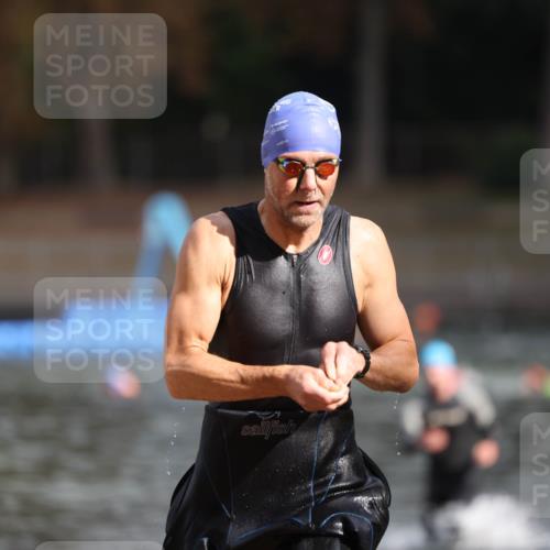 14.09.2025 - Stadtparktriathlon Michael Strokosch http://msf.ph/oto/8870876 14.09.2025 11:28:43 Schwimmen 1067, 1082 meine-sportfotos.de