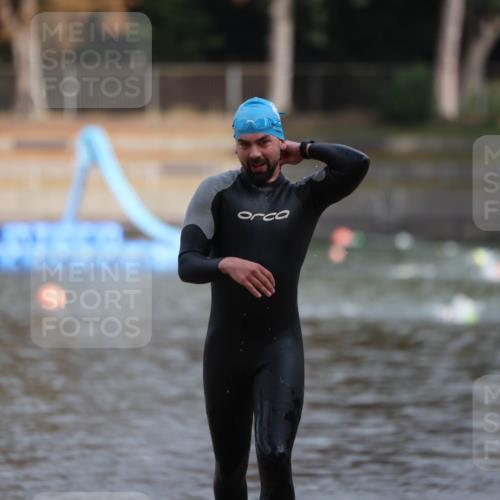 14.09.2025 - Stadtparktriathlon Michael Strokosch http://msf.ph/oto/8870893 14.09.2025 11:28:49 Schwimmen 1082 meine-sportfotos.de