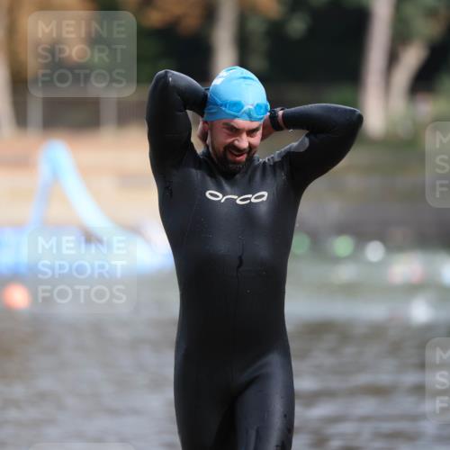 14.09.2025 - Stadtparktriathlon Michael Strokosch http://msf.ph/oto/8870896 14.09.2025 11:28:51 Schwimmen 1082 meine-sportfotos.de
