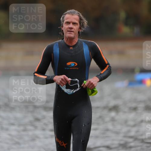 14.09.2025 - Stadtparktriathlon Michael Strokosch http://msf.ph/oto/8870914 14.09.2025 11:29:25 Schwimmen 1076, 1103 meine-sportfotos.de