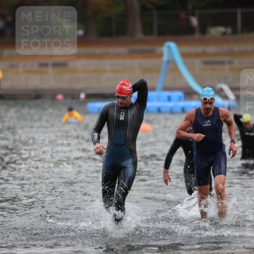 14.09.2025 - Stadtparktriathlon Michael Strokosch http://msf.ph/oto/8870933 14.09.2025 11:29:45 Schwimmen 1035, 1036, 1097 meine-sportfotos.de