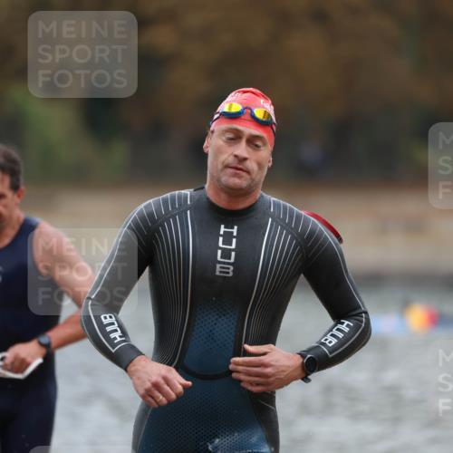 14.09.2025 - Stadtparktriathlon Michael Strokosch http://msf.ph/oto/8870947 14.09.2025 11:29:50 Schwimmen 1035, 1036, 1097 meine-sportfotos.de