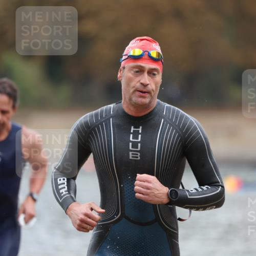 14.09.2025 - Stadtparktriathlon Michael Strokosch http://msf.ph/oto/8870948 14.09.2025 11:29:50 Schwimmen 1035, 1036, 1097 meine-sportfotos.de