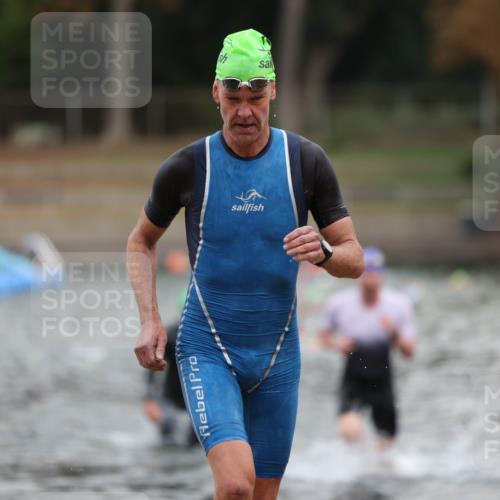 14.09.2025 - Stadtparktriathlon Michael Strokosch http://msf.ph/oto/8871027 14.09.2025 11:30:36 Schwimmen 1041, 1092, 1115 meine-sportfotos.de