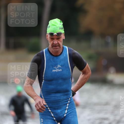 14.09.2025 - Stadtparktriathlon Michael Strokosch http://msf.ph/oto/8871028 14.09.2025 11:30:37 Schwimmen 1041, 1092, 1115 meine-sportfotos.de