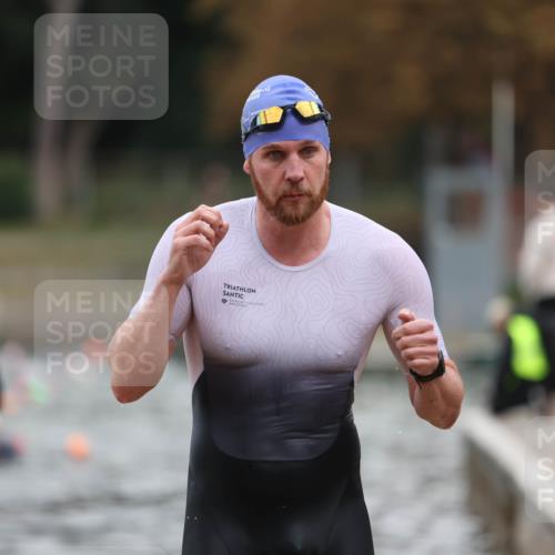 14.09.2025 - Stadtparktriathlon Michael Strokosch http://msf.ph/oto/8871044 14.09.2025 11:30:42 Schwimmen 1092, 1115 meine-sportfotos.de