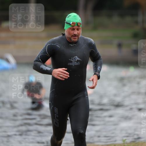 14.09.2025 - Stadtparktriathlon Michael Strokosch http://msf.ph/oto/8871048 14.09.2025 11:30:44 Schwimmen 1072, 1092, 1115 meine-sportfotos.de