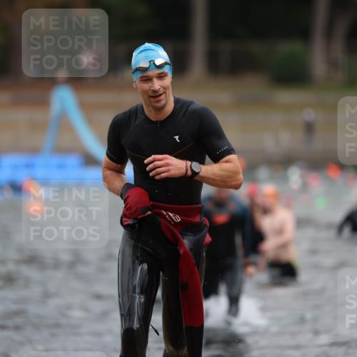 14.09.2025 - Stadtparktriathlon Michael Strokosch http://msf.ph/oto/8871063 14.09.2025 11:30:56 Schwimmen 1072, 1099, 1112 meine-sportfotos.de