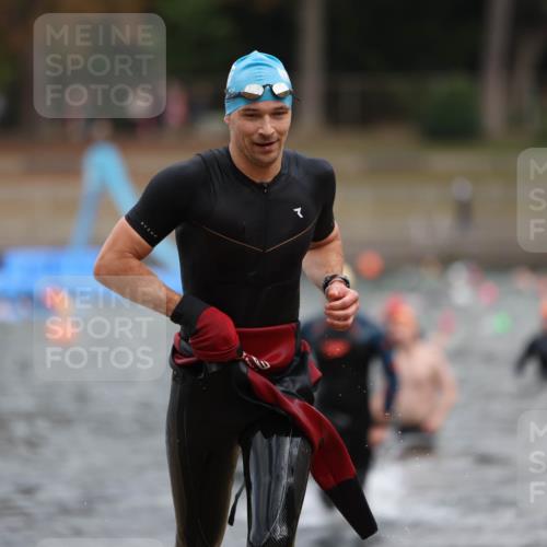 14.09.2025 - Stadtparktriathlon Michael Strokosch http://msf.ph/oto/8871064 14.09.2025 11:30:56 Schwimmen 1072, 1099, 1112 meine-sportfotos.de