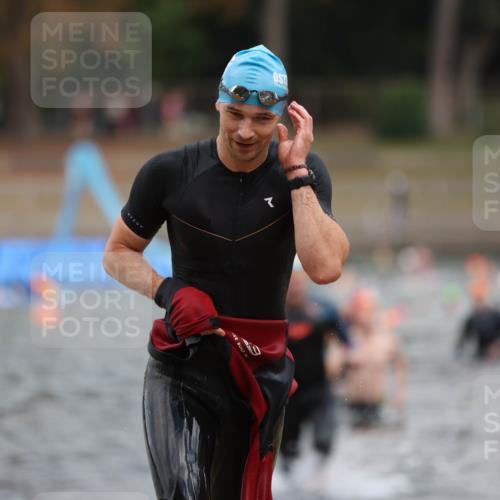 14.09.2025 - Stadtparktriathlon Michael Strokosch http://msf.ph/oto/8871066 14.09.2025 11:30:57 Schwimmen 1048, 1072, 1099, 1112 meine-sportfotos.de