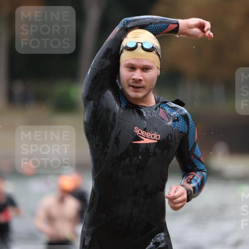 14.09.2025 - Stadtparktriathlon Michael Strokosch http://msf.ph/oto/8871081 14.09.2025 11:31:02 Schwimmen 1048, 1099, 1101, 1112 meine-sportfotos.de