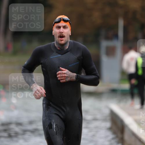 14.09.2025 - Stadtparktriathlon Michael Strokosch http://msf.ph/oto/8871121 14.09.2025 11:31:17 Schwimmen 1027, 1101 meine-sportfotos.de
