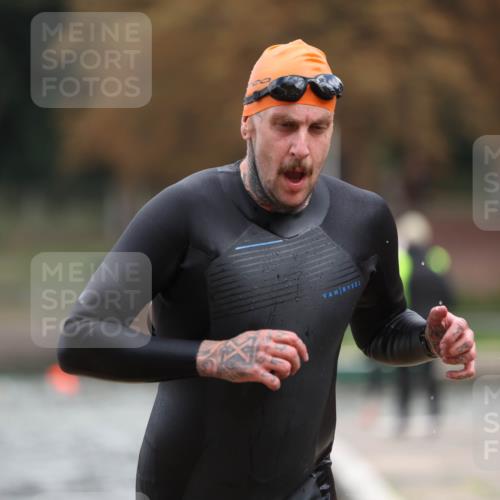 14.09.2025 - Stadtparktriathlon Michael Strokosch http://msf.ph/oto/8871127 14.09.2025 11:31:19 Schwimmen 1027 meine-sportfotos.de