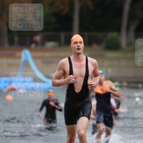 14.09.2025 - Stadtparktriathlon Michael Strokosch http://msf.ph/oto/8871133 14.09.2025 11:31:31 Schwimmen 1025, 1051, 1065, 1109 meine-sportfotos.de