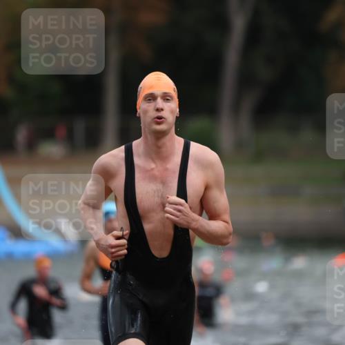 14.09.2025 - Stadtparktriathlon Michael Strokosch http://msf.ph/oto/8871138 14.09.2025 11:31:32 Schwimmen 1025, 1051, 1065, 1109 meine-sportfotos.de