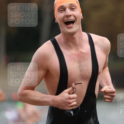 14.09.2025 - Stadtparktriathlon Michael Strokosch http://msf.ph/oto/8871144 14.09.2025 11:31:34 Schwimmen 1025, 1051, 1065, 1109 meine-sportfotos.de