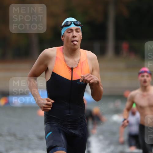 14.09.2025 - Stadtparktriathlon Michael Strokosch http://msf.ph/oto/8871152 14.09.2025 11:31:36 Schwimmen 1025, 1051, 1062, 1065, 1109 meine-sportfotos.de