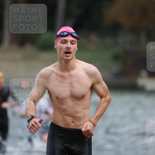 14.09.2025 - Stadtparktriathlon Michael Strokosch http://msf.ph/oto/8871159 14.09.2025 11:31:38 Schwimmen 1025, 1039, 1062, 1065, 1109 meine-sportfotos.de