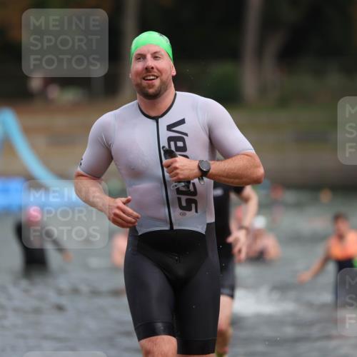 14.09.2025 - Stadtparktriathlon Michael Strokosch http://msf.ph/oto/8871195 14.09.2025 11:31:46 Schwimmen 1025, 1039, 1062, 1077, 1107 meine-sportfotos.de
