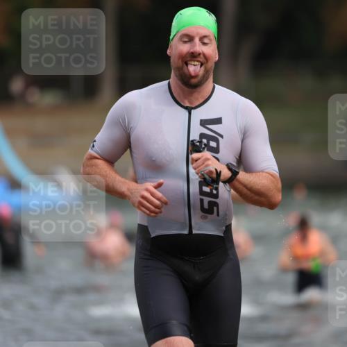 14.09.2025 - Stadtparktriathlon Michael Strokosch http://msf.ph/oto/8871198 14.09.2025 11:31:47 Schwimmen 1039, 1062, 1077, 1107 meine-sportfotos.de