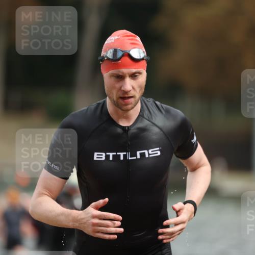 14.09.2025 - Stadtparktriathlon Michael Strokosch http://msf.ph/oto/8871203 14.09.2025 11:31:49 Schwimmen 1039, 1062, 1077, 1091, 1107 meine-sportfotos.de
