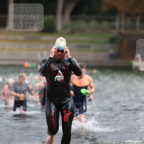 14.09.2025 - Stadtparktriathlon Michael Strokosch http://msf.ph/oto/8871207 14.09.2025 11:31:52 Schwimmen 1033, 1039, 1040, 1043, 1077, 1080, 1091, 1107 meine-sportfotos.de