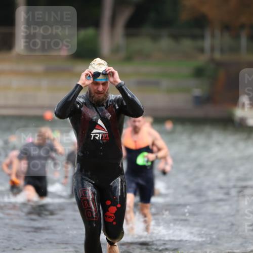 14.09.2025 - Stadtparktriathlon Michael Strokosch http://msf.ph/oto/8871209 14.09.2025 11:31:52 Schwimmen 1033, 1039, 1040, 1043, 1077, 1080, 1091, 1107 meine-sportfotos.de
