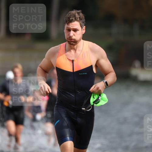 14.09.2025 - Stadtparktriathlon Michael Strokosch http://msf.ph/oto/8871228 14.09.2025 11:31:58 Schwimmen 1033, 1040, 1043, 1073, 1077, 1080, 1091, 1102, 1107 meine-sportfotos.de