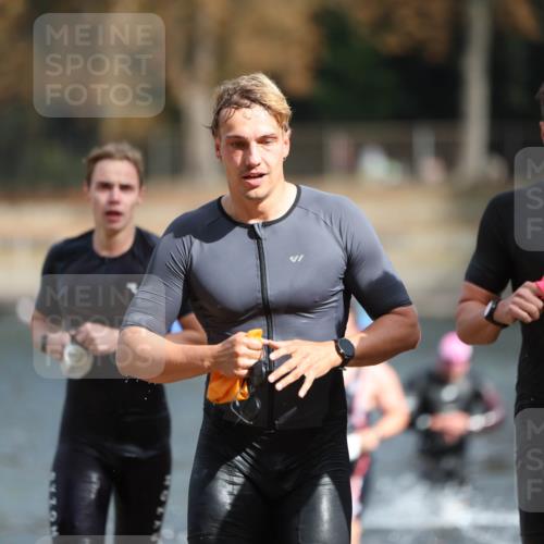 14.09.2025 - Stadtparktriathlon Michael Strokosch http://msf.ph/oto/8871245 14.09.2025 11:32:02 Schwimmen 1033, 1040, 1043, 1073, 1077, 1080, 1091, 1102 meine-sportfotos.de