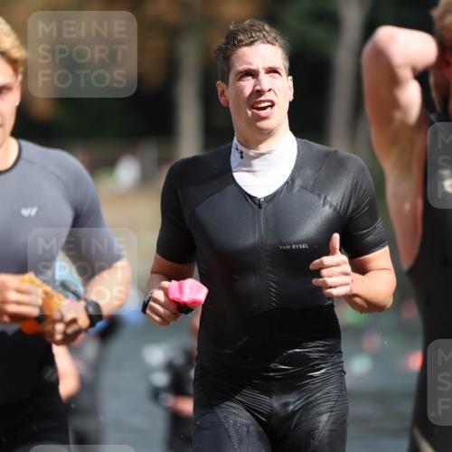 14.09.2025 - Stadtparktriathlon Michael Strokosch http://msf.ph/oto/8871249 14.09.2025 11:32:03 Schwimmen 1033, 1040, 1043, 1047, 1073, 1080, 1091, 1102 meine-sportfotos.de