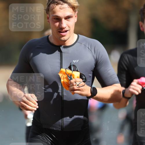 14.09.2025 - Stadtparktriathlon Michael Strokosch http://msf.ph/oto/8871250 14.09.2025 11:32:04 Schwimmen 1033, 1040, 1043, 1046, 1047, 1073, 1080, 1091, 1102 meine-sportfotos.de