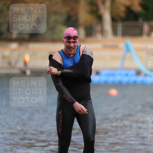 14.09.2025 - Stadtparktriathlon Michael Strokosch http://msf.ph/oto/8871272 14.09.2025 11:32:13 Schwimmen 1046, 1047 meine-sportfotos.de