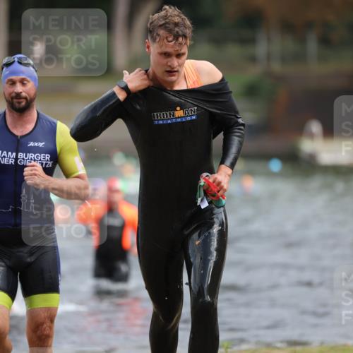 14.09.2025 - Stadtparktriathlon Michael Strokosch http://msf.ph/oto/8871293 14.09.2025 11:32:28 Schwimmen 1054, 1064, 1087, 1088, 1095 meine-sportfotos.de