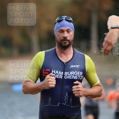 14.09.2025 - Stadtparktriathlon Michael Strokosch http://msf.ph/oto/8871299 14.09.2025 11:32:30 Schwimmen 1054, 1064, 1087, 1088, 1095 meine-sportfotos.de