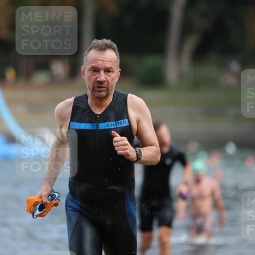 14.09.2025 - Stadtparktriathlon Michael Strokosch http://msf.ph/oto/8871340 14.09.2025 11:32:46 Schwimmen 1026, 1031, 1053, 1063, 1086 meine-sportfotos.de