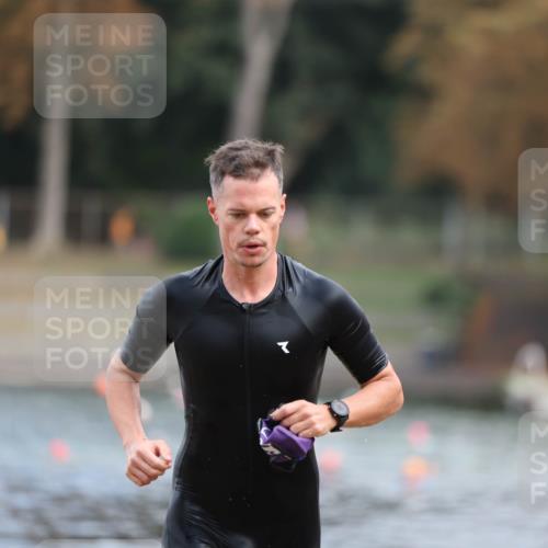 14.09.2025 - Stadtparktriathlon Michael Strokosch http://msf.ph/oto/8871348 14.09.2025 11:32:50 Schwimmen 1026, 1031, 1053, 1086 meine-sportfotos.de