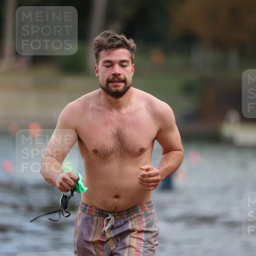 14.09.2025 - Stadtparktriathlon Michael Strokosch http://msf.ph/oto/8871371 14.09.2025 11:32:58 Schwimmen 1053 meine-sportfotos.de