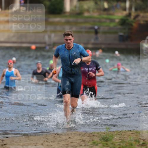 14.09.2025 - Stadtparktriathlon Michael Strokosch http://msf.ph/oto/8871382 14.09.2025 11:33:13 Schwimmen 1058, 1060, 1120 meine-sportfotos.de
