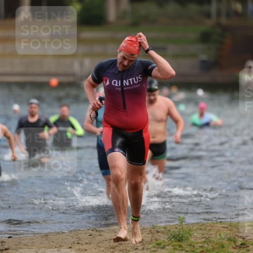 14.09.2025 - Stadtparktriathlon Michael Strokosch http://msf.ph/oto/8871403 14.09.2025 11:33:18 Schwimmen 1058, 1060, 1078, 1079, 1120 meine-sportfotos.de