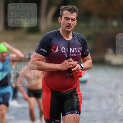 14.09.2025 - Stadtparktriathlon Michael Strokosch http://msf.ph/oto/8871414 14.09.2025 11:33:21 Schwimmen 1058, 1060, 1078, 1079, 1108, 1120 meine-sportfotos.de