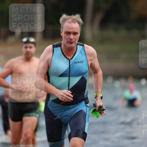 14.09.2025 - Stadtparktriathlon Michael Strokosch http://msf.ph/oto/8871426 14.09.2025 11:33:24 Schwimmen 1058, 1060, 1078, 1079, 1108 meine-sportfotos.de