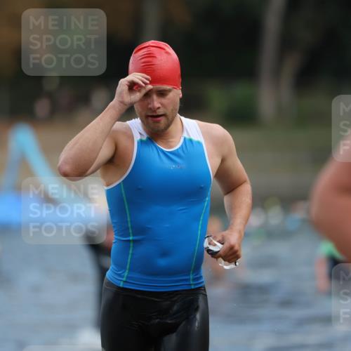 14.09.2025 - Stadtparktriathlon Michael Strokosch http://msf.ph/oto/8871441 14.09.2025 11:33:28 Schwimmen 1022, 1078, 1079, 1108 meine-sportfotos.de