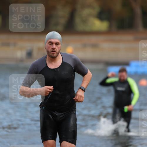 14.09.2025 - Stadtparktriathlon Michael Strokosch http://msf.ph/oto/8871449 14.09.2025 11:33:31 Schwimmen 1022, 1078, 1108 meine-sportfotos.de