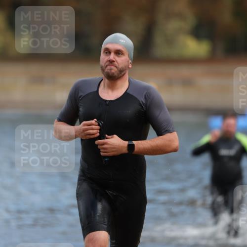 14.09.2025 - Stadtparktriathlon Michael Strokosch http://msf.ph/oto/8871452 14.09.2025 11:33:31 Schwimmen 1022, 1078, 1108 meine-sportfotos.de