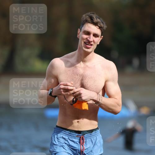 14.09.2025 - Stadtparktriathlon Michael Strokosch http://msf.ph/oto/8871489 14.09.2025 11:33:50 Schwimmen 1029, 1084 meine-sportfotos.de