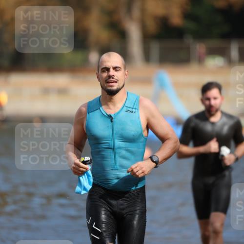 14.09.2025 - Stadtparktriathlon Michael Strokosch http://msf.ph/oto/8871513 14.09.2025 11:34:07 Schwimmen 1049, 1056, 1121 meine-sportfotos.de