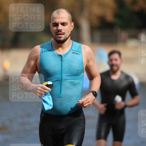 14.09.2025 - Stadtparktriathlon Michael Strokosch http://msf.ph/oto/8871517 14.09.2025 11:34:08 Schwimmen 1049, 1056, 1121 meine-sportfotos.de