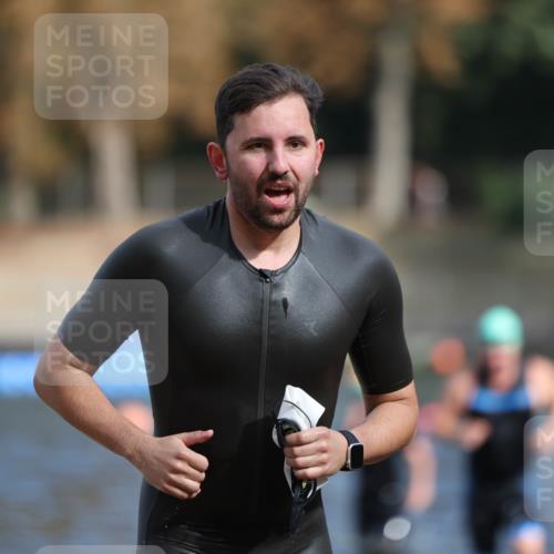 14.09.2025 - Stadtparktriathlon Michael Strokosch http://msf.ph/oto/8871522 14.09.2025 11:34:11 Schwimmen 1049, 1056, 1121 meine-sportfotos.de